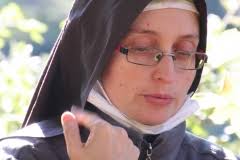 Le Clarisse, Suor Roberta, il basket, la dolce melodia della cetra  e…aggiungi un posto a tavola…