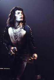 Freddie Mercury Live On Stage On The North American A Night At The Opera Tour In February March 1976 Queen Freddie Mercury Freddie Mercury Queen Band