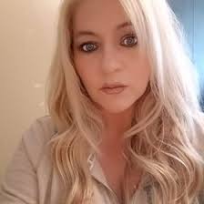 Melissa Donat's Instagram, Twitter & Facebook