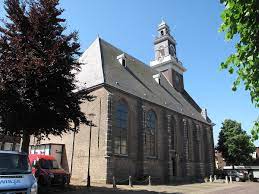 In het dorpje lekkerkerk zijn er 3 verschillende kerken te vinden. Lekkerkerk Wikipedia
