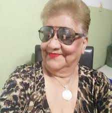 Francisca Viveros Barradas, conocida artísticamente como Paquita la del  Barrio, es una de las cantantes más importante de la música mexicana. Su  estilo interpretativo es inconfundible hoy en día y las letras