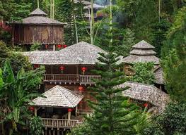 The population is about 60% malay people, with the rest consisting of chinese, indian, and other ethnic groups. Fig Tree Hills Resort èŠ±æžœå±±åº¦å‡æ' Holiday Residences Bayan Lepas