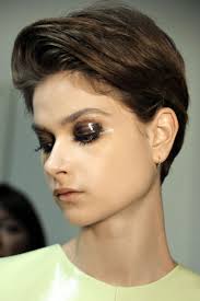 Maybe you would like to learn more about one of these? La Coupe Courte Femme 2017 2018 Passe En Version Feminine Et Garconne
