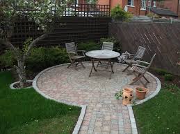 Pictures Of Paths And Patios Yahoo Search Results In 2020 Circular Patio Circle Patio Brick Patios