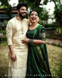 Pre Wedding Photography Couple Wedding Dress Kerala Engagement Dress Engagement Dress For Bride Kerala traditional engagement dresses kerala engagement dress photos, kerala engagement dress for couples, kerala engagement dress for bride, kerala hindu engagement dress for bride and groom, kerala hindu traditional engagement dress, kerala engagement dress for women. wedding dress