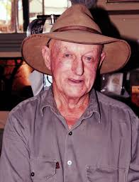 hi does anyone know the name of the man that takes the photos of the cars 