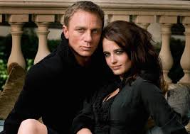 Her mother, marlène jobert, is an actress turned children's book writer.eva's mother was born in algeria, of french, spanish, and sephardi jewish heritage (during that time, algeria was part of france), and eva. Eva Green Grosse Gewicht Korperstatistik