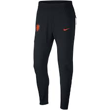 La qualité des vêtements de sport est très bonne,le style est bon,la finition est bonne et le tissu est doux au toucher.il est élastique et pas Pantalon Pays Bas Achat Pas Cher Go Sport