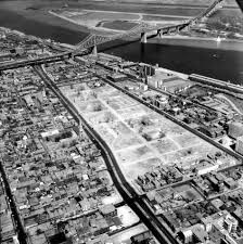 Vue Du Quartier Le Faubourg Ou 262 Immeubles Detruits Pour Permettre La Construction De La Tour Radio Canada 1963 1964 Tiree Du Livre Du Livre Qua Montreal Ville