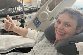 Kendra Schilling's Instagram, Twitter & Facebook