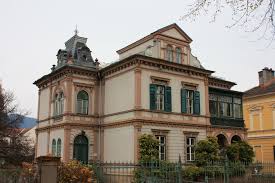 Bauhaus stellt ihnen bestens gewartete geräte zur verfügung, um sie bei ihrem vorhaben im haus oder garten bestmöglich zu unterstützen. Datei Villach Haus Perauer Strasse Nr15 Jpg Wikipedia