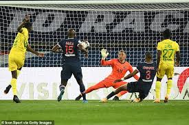 Randal kolo muani professionally known as kolo muani is a french professional football player who plays for ligue 1 club nantes as a forward. Psg 1 2 Nantes Mauricio Pochettino S Men Miss The Chance To Go Top In Ligue 1 After Shock Defeat Aktuelle Boulevard Nachrichten Und Fotogalerien Zu Stars Sternchen