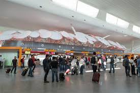 Kalau check in di kaunter , bayaran rm10 dikenakan untuk setiap keping tiket. Selepas Ini Boarding Pass Anda Bukan Lagi Kertas Tetapi Wajah Anda