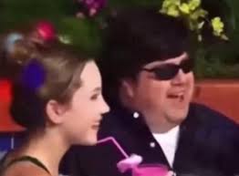 'Uncomfortable' footage resurfaces of Nickelodeon producer Dan Schneider in  hot tub with Amanda Bynes at 16