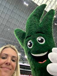 Ashley Pickle's Instagram, Twitter & Facebook