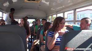 Порно в школьном автобусе