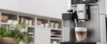 When you spend a premium price for a product, you expect to get what you pay for. Amazon De De Longhi Primadonna Class Ecam 556 75 Ms Kaffeevollautomat Mit Milchsystem Cappuccino Und Espresso Auf Knopfdruck 3 5 Zoll Tft Farbdisplay Und App Steuerung Silber