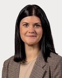 Susan Hepp's Instagram, Twitter & Facebook