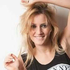 Escapada. con seis meses de embarazo, se fue a . Mica Viciconte Facebook