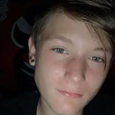 Anthony Welling's Instagram, Twitter & Facebook