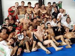 Italia, terzo giro di convocati per raduno a milano e venezuela. Pallanuoto Campioni D Italia Con La Squadra Under 20 Circolo Nautico Posillipo