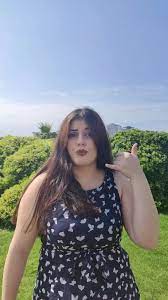 Amatör haliyle youtube'da 100 milyonun üzerinde izlenip viral olan parçayla sosyal medyada gündeme gelen tuğçe kandemir, mersin üniversitesi türk dili ve. 1 Kilo Bile Alsam Direk Koluma Gidiyor Benim Gibi Olan Var Mi Lutfen Yalniz Degilsin Deyin