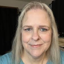 Melinda Ball's Instagram, Twitter & Facebook