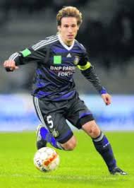 Lucas biglia nasty stamp on charles aránguiz! Biglia Anderlecht Is Nog Altijd Titelfavoriet Het Nieuwsblad Mobile