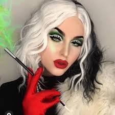 Cruella D. SHORT ⚫️⚪️BLACK & WHITE Wig *NEW