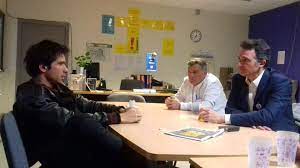 He has served as mayor of grenoble since 2014.1. Eric Piolle Bel Echange Avec Juan Branco Jeune Et Facebook