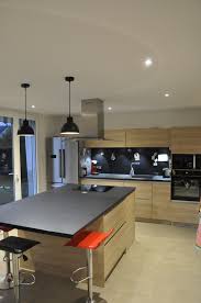 Cuisine Bois Et Gris Anthracite Avec Ilot Et Credence Aimante Cuisine Bois Cuisine Maison
