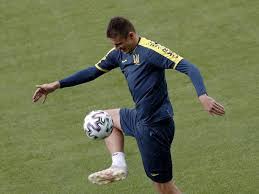 Prawn aguachile with cucumber and pickled onions. O2eu2bbrw0f Lm