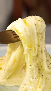 Aligot Au Gruyere Et A La Mozzarella Recette Video Recette Video En 2020 Recettes De Cuisine Recette De Cuisine Algerienne Recette