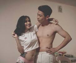 Linh miu bị cục nghệ thuật sờ gáy vì trang phục, biểu diễn phản cảm trên sân khấu (ảnh: Linh Miu Lá»™t Xac Ngá»¡ Ngang Sau Khi Lá»™ Hinh XÄƒm Chá»— Hiá»ƒm Gay Tranh Cai