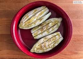 Pero cocinar en el microondas no quiere decir que tengamos que preparar alimentos congelados, pues hay como cocinar berenjenas recetas de cocina fáciles comida deliciosa cebolla ensaladas recetas. Como Asar Berenjenas En El Microondas La Forma Mas Facil Y Rapida