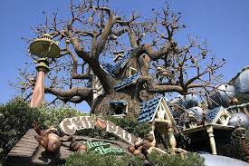 Chip N Dale S Tree House Disneyland Attractions Tree House Disneyland