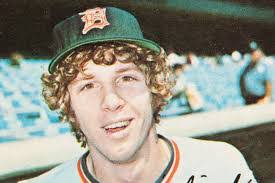 Lony Mcglothlin's Instagram, Twitter & Facebook