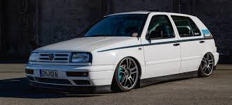 Notice also the plus sign to access the comparator tool where you can compare up to 3 cars at once side by side. Mission Deepact 1997er Vw Golf 3 Dem Erdboden Gleich Gemacht Auto Der Woche Vau Max Das Kostenlose Performance Magazin