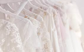 Un pressing spécialisé pour ma robe de mariée. Pressing Nettoyage Robe Mariee Plan De Cuques Allauch