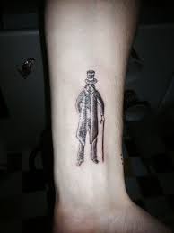 Just before you plan to give yourself a tattoo, drop your needle in a pot of water. First Time Tattooing Myself It S Hat Gut Time Tattoos First Time Tattoos Tattoos