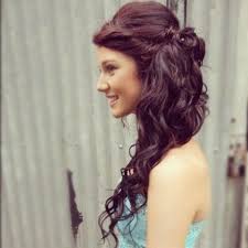 Festliche frisuren für jeden anlass und zum selbermachen müssen her! Festliche Frisuren Lange Haare Offen Neu Haar Stile Brautjungfern Frisuren Frisur Trauzeugin Seitliche Frisuren