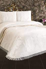 Yatak örtüsü takımı fiyatları ve en iyi yatak örtüsü takımı markaları geniş seçenek yelpazesiyle kategorimizde sizleri bekliyor. Yatak Ortusu Modelleri Ve Fiyatlari Trendyol