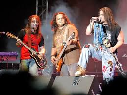 Koleksi lagu rock kapak malaysia volume 1. Wings Bernafas Dalam Lumpur Chords Chordify