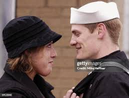 Seaman Chris Hinson of Rock Hill, South Carolina, and his wife... News  Photo