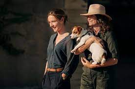 Sasha kann am montag wieder in die schule gehen. Ein Tisch In Der Provence Zwei Arzte Im Aufbruch Unverhoffte Tochter Kritik Zum Film Tittelbach Tv