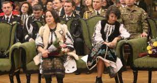 The fibula or calf bone is a leg bone on the lateral side of the tibia, to which it is connected above and below. Fibula De La Suseni Stiri Din Mures Stiri Targu Mures Liderul Presei Muresene