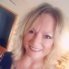 Michelle Lamb's Instagram, Twitter & Facebook