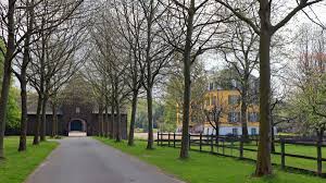 The simple courtyard, which used to be surrounded by moats, plays an important role in the history of the town, as there were family ties between the owners and the olmissen family called mülstroe (on haus hall in ratheim and haus. Kurztour Um Den Adolfosee Ratheim Niederrheinscout