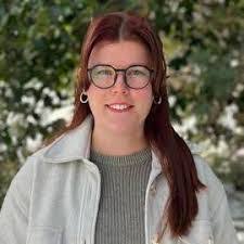 Alison Reno's Instagram, Twitter & Facebook