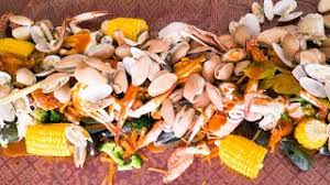 Restaurant shell out yang memperkenalkan pelbagai jenis seafood yang dihidangkan sekali banyak dalam parchment paper putih atas meja memang boleh buat kecur air liur. Tips Membuat Shell Out Homemade Yang Mudah Dan Sedap Youtube